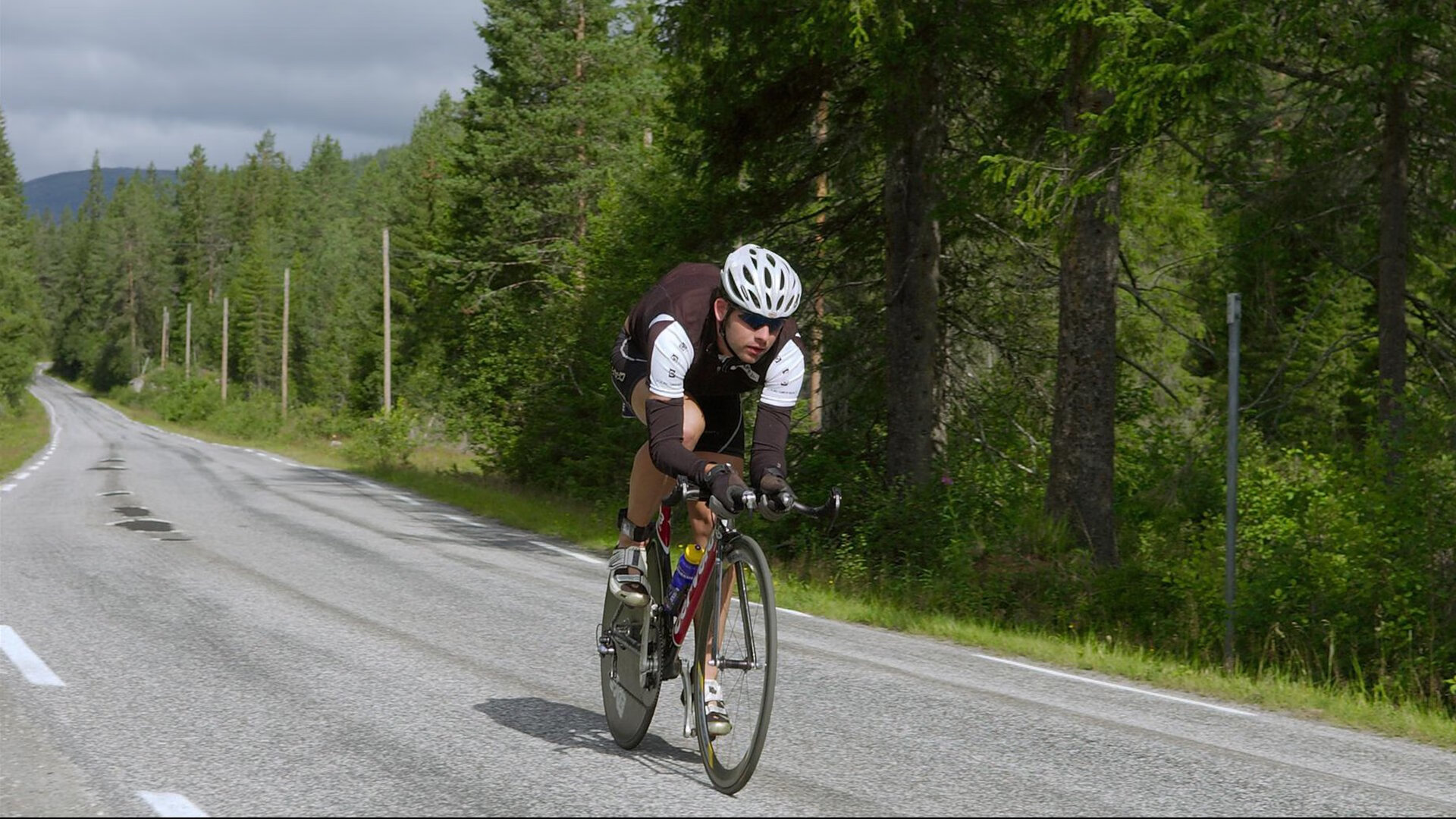 “三叉湖游泳馆：水上救生赛成世界运动会新亮点”